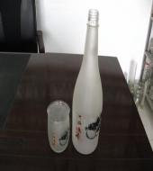 蒙砂玻璃酒瓶